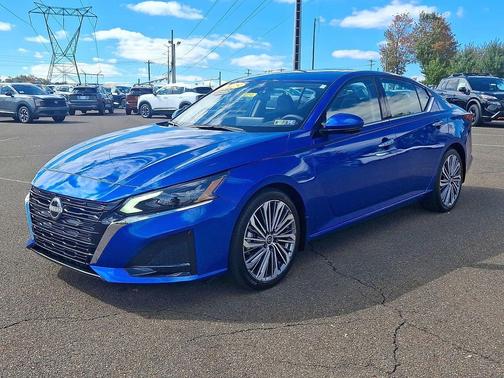 2025 Nissan Altima SL FWD