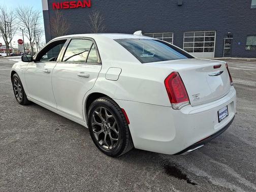 2016 Chrysler 300 S