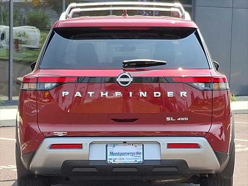 2023 Nissan Pathfinder SL 4WD