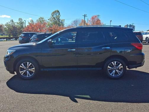 2019 Nissan Pathfinder SV