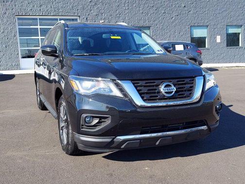 2019 Nissan Pathfinder SV