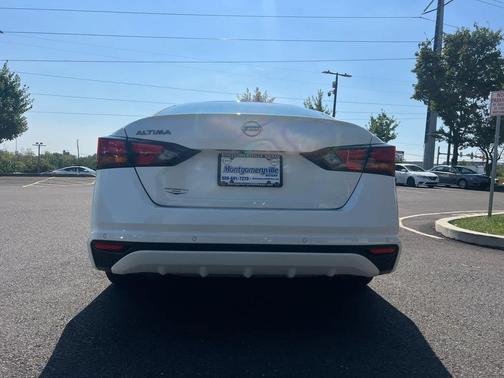 2025 Nissan Altima S FWD