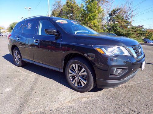 Magnetic Black Pearl 2020 Nissan Pathfinder SL 4WD