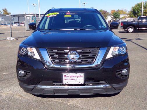 Magnetic Black Pearl 2020 Nissan Pathfinder SL 4WD