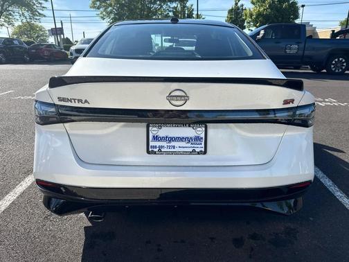 Aspen White Tricoat/Super Black 2026 Nissan Sentra SR