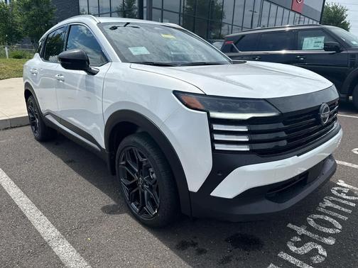 Aspen White Tricoat 2026 Nissan Kicks SR