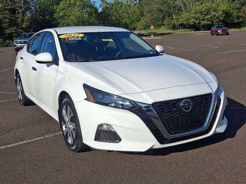 2022 Nissan Altima S FWD
