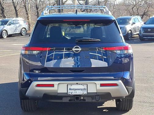 2023 Nissan Pathfinder Platinum 4WD