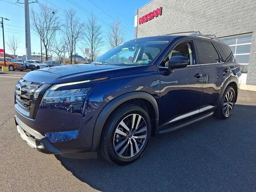 2023 Nissan Pathfinder Platinum 4WD