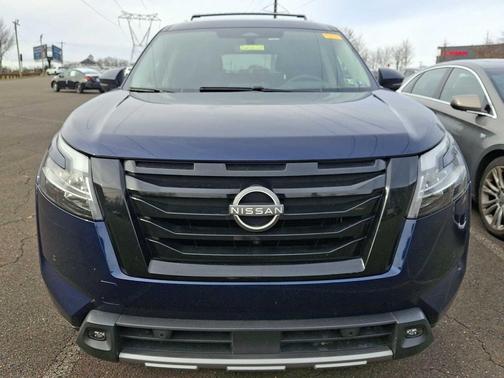 2023 Nissan Pathfinder Platinum 4WD