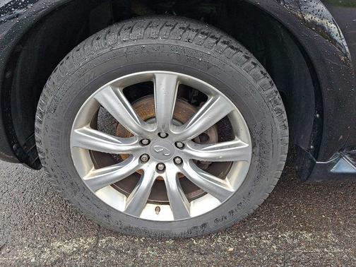 2012 INFINITI QX56 Base