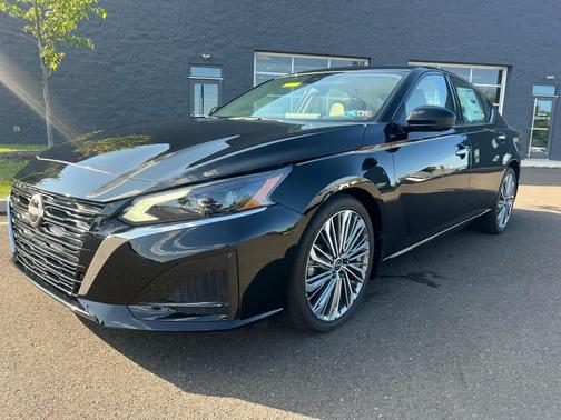 2025 Nissan Altima SL FWD