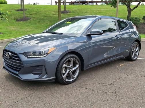 2019 Hyundai Veloster 2