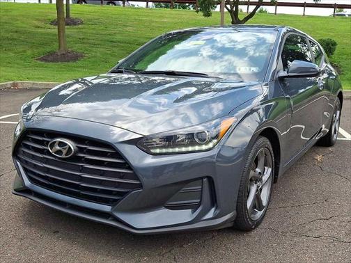 2019 Hyundai Veloster 2