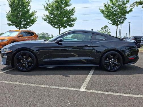 2022 Ford Mustang EcoBoost