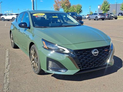2025 Nissan Altima SR FWD
