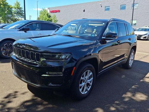 Diamond Black Crystal Pearlcoat 2022 Jeep Grand Cherokee Limited