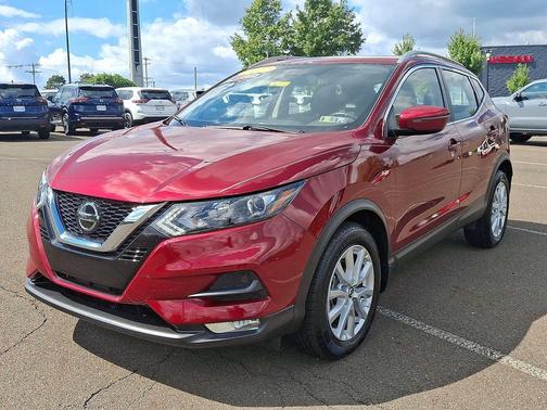 2022 Nissan Rogue Sport SV