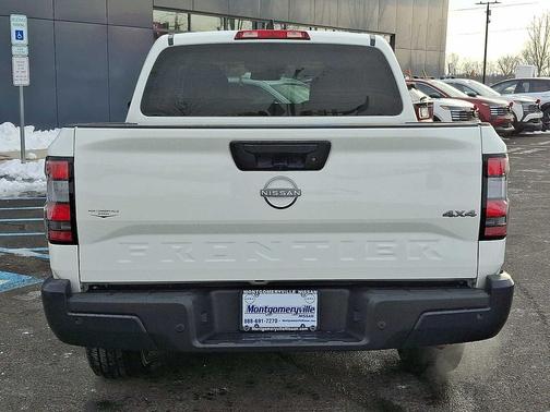 2025 Nissan Frontier S