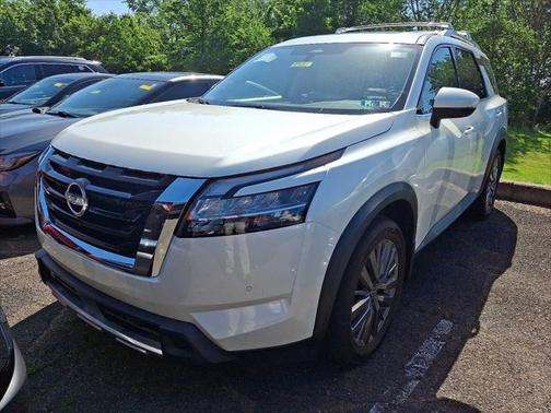 2023 Nissan Pathfinder SL 4WD