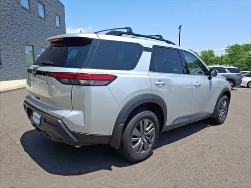 2024 Nissan Pathfinder SV 4WD