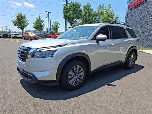 2024 Nissan Pathfinder SV 4WD