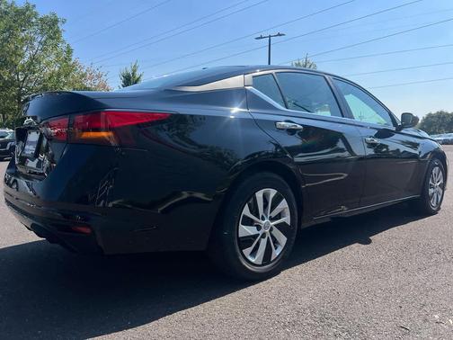 2025 Nissan Altima S FWD