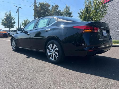 2025 Nissan Altima S FWD