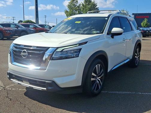 2023 Nissan Pathfinder Platinum 4WD