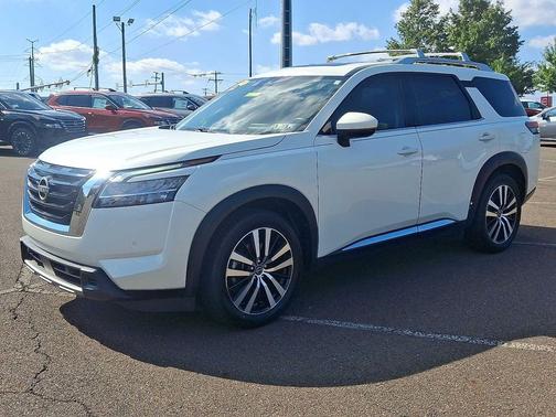 2023 Nissan Pathfinder Platinum 4WD