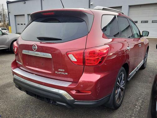 2017 Nissan Pathfinder Platinum