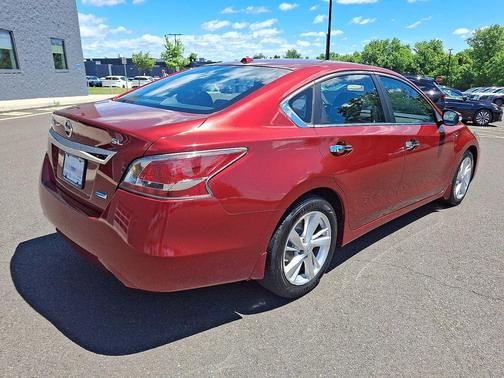 Cayenne Red Metallic 2014 Nissan Altima 2.5 SL