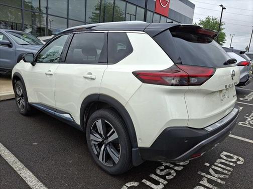 2022 Nissan Rogue SL