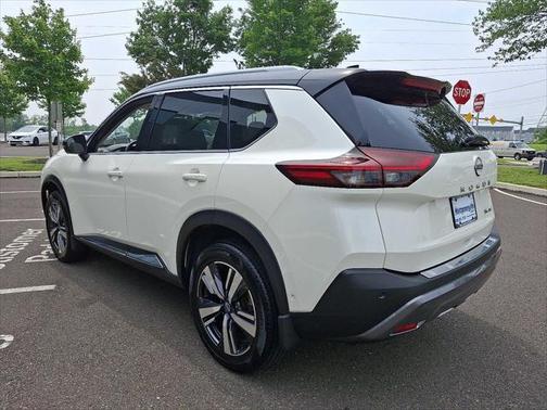 2022 Nissan Rogue SL