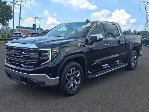 Onyx Black 2022 GMC Sierra 1500 SLT