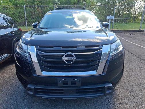 2022 Nissan Pathfinder SV 4WD