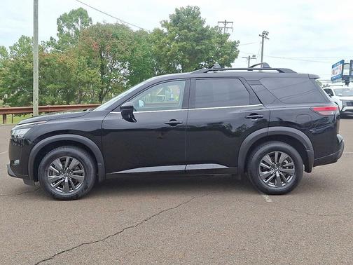 2022 Nissan Pathfinder SV 4WD