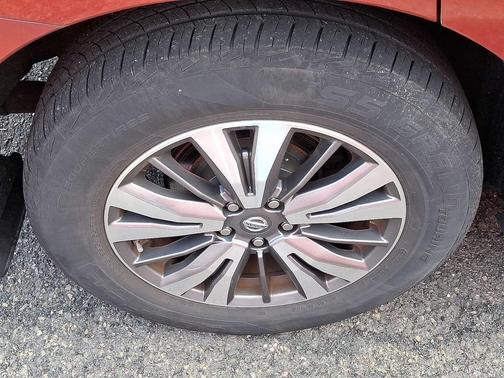 2017 Nissan Pathfinder SV