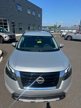 2025 Nissan Pathfinder SL 4WD