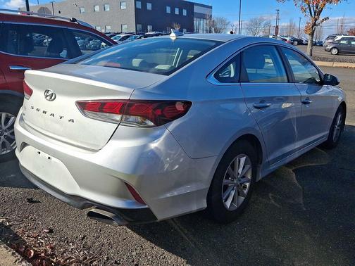 2018 Hyundai SONATA SE