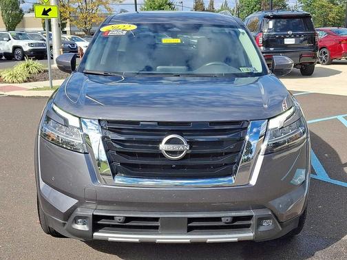 2022 Nissan Pathfinder SL 4WD