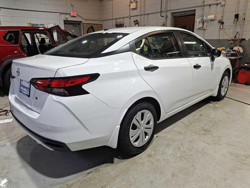 2025 Nissan Versa 1.6 S