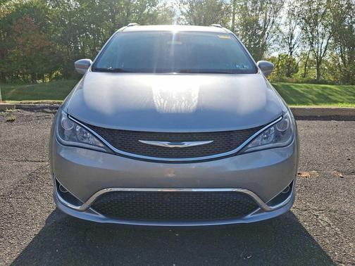 2018 Chrysler Pacifica Touring-L