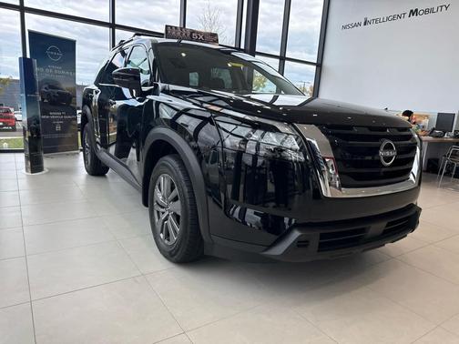 2025 Nissan Pathfinder SV 4WD