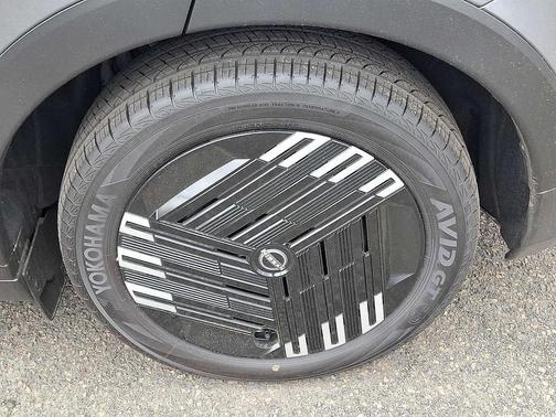 Gun Metallic 2026 Nissan Leaf S+