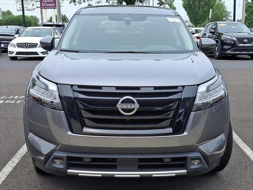 2022 Nissan Pathfinder SL 2WD