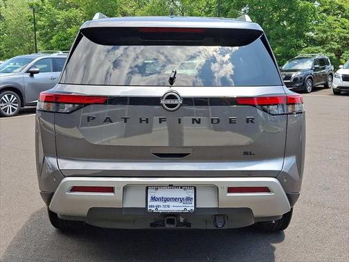 2022 Nissan Pathfinder SL 2WD