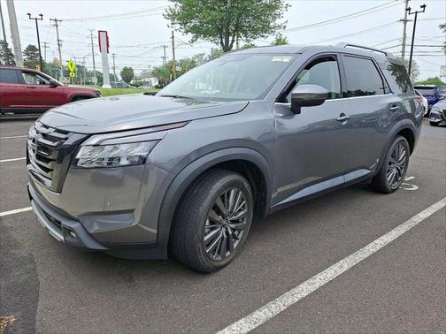 2022 Nissan Pathfinder SL 2WD