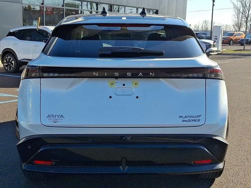 2025 Nissan ARIYA PLATINUM+