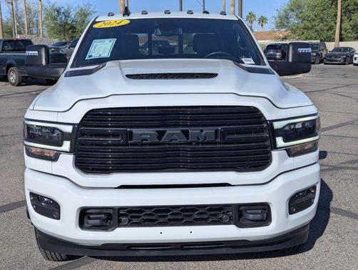 2024 RAM 3500 Laramie Crew Cab 4x4 8' Box